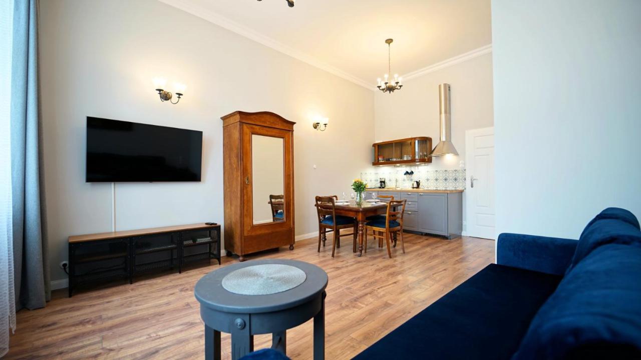 Apartamenty Everysky - Plac Ratuszowy 51 耶莱尼亚古拉 外观 照片